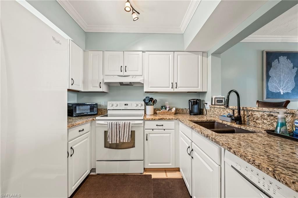 803 River Point Dr, Unit 306B, Naples, FL 34102 Photo