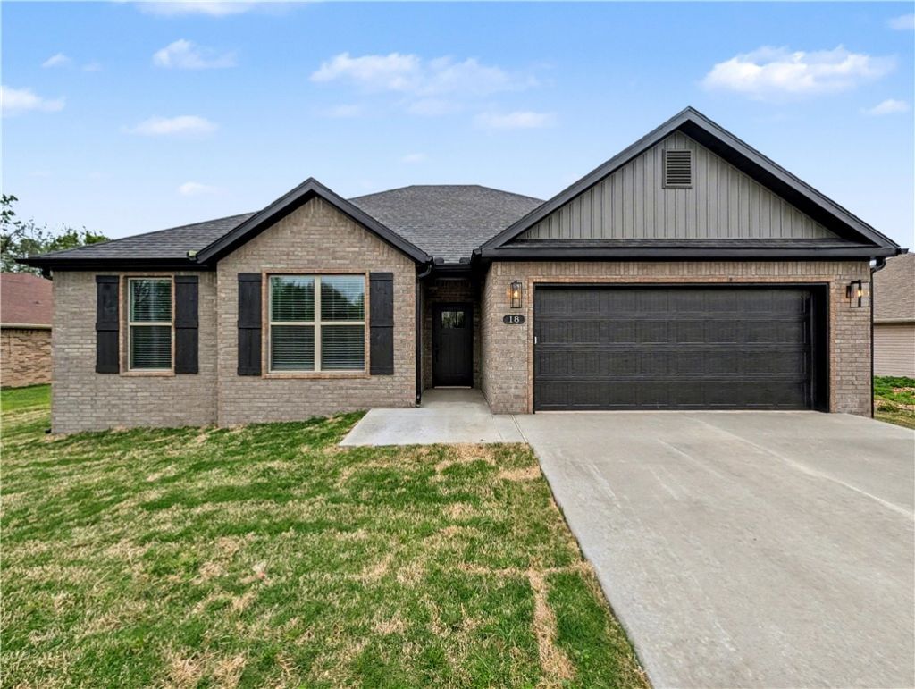 18 Hillswick Drive, Bella Vista, AR 72715 Main Photo
