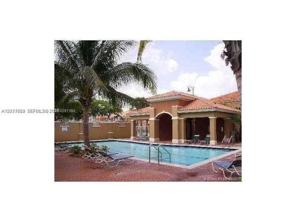 6104 NW 114th Pl , Unit 202, Doral, FL 33178