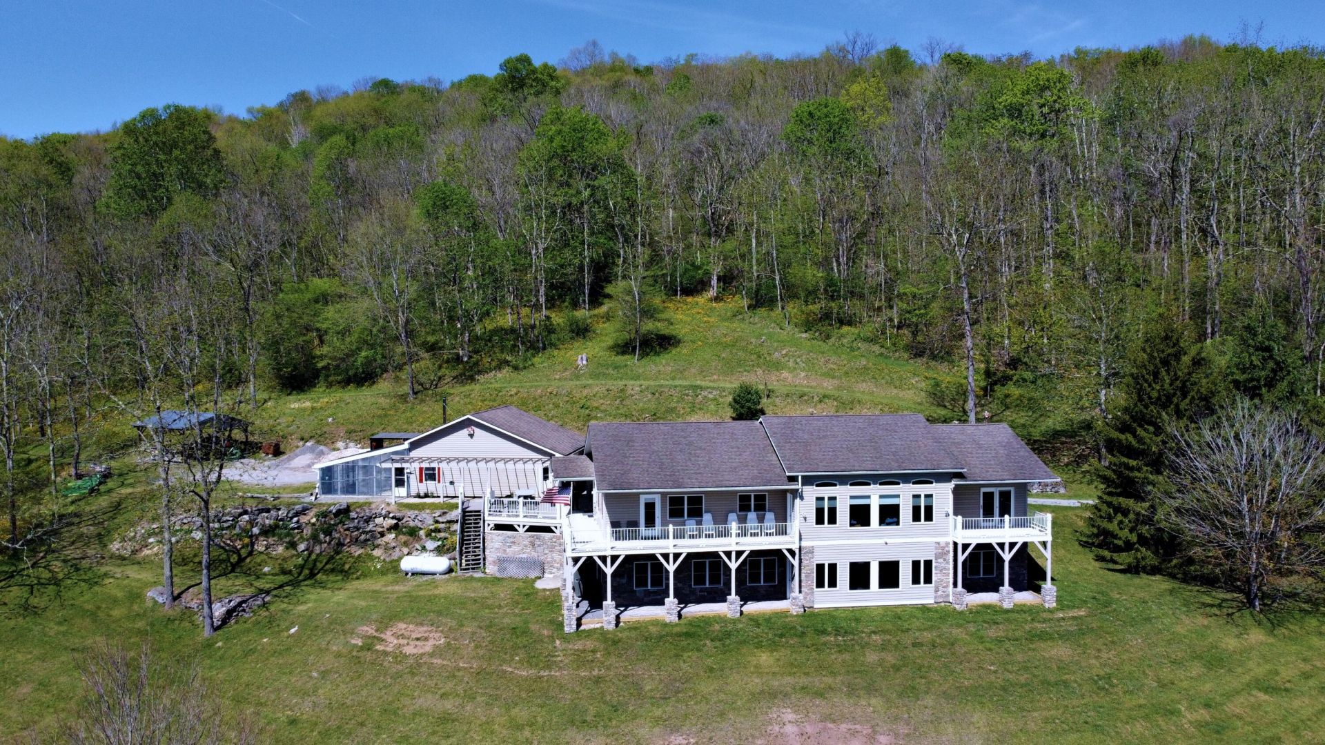 935 Vista Way Marlinton, WV 24954