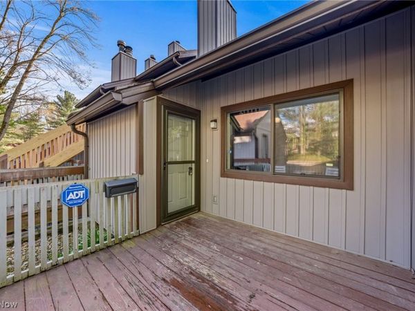 2129 Pinebrook Trail , Cuyahoga Falls, OH 44223