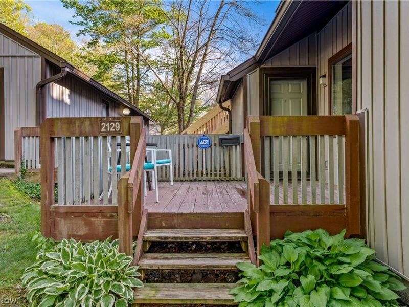 2129 Pinebrook Trail, Cuyahoga Falls, OH 44223 Photo 3