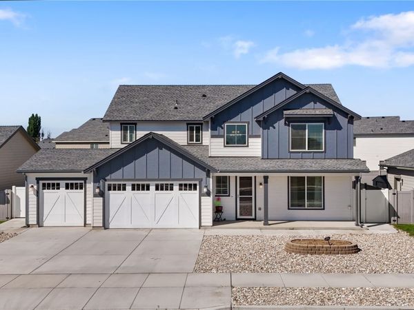 306 N Towhee Street , Moses Lake, WA 98837