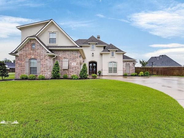 260 Arrowhead Drive, Bossier City, LA 71111