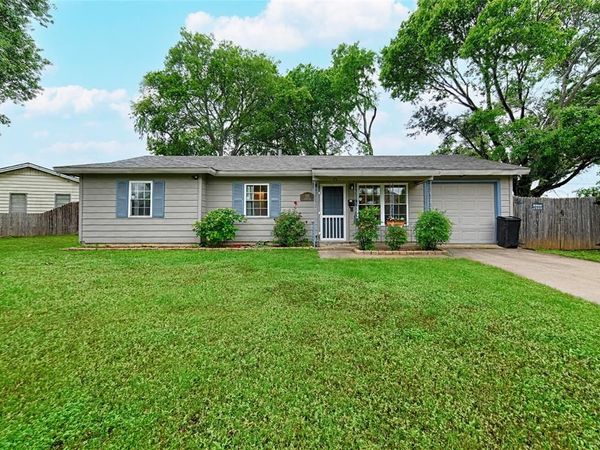 531 Himes Drive, Euless, TX 76039
