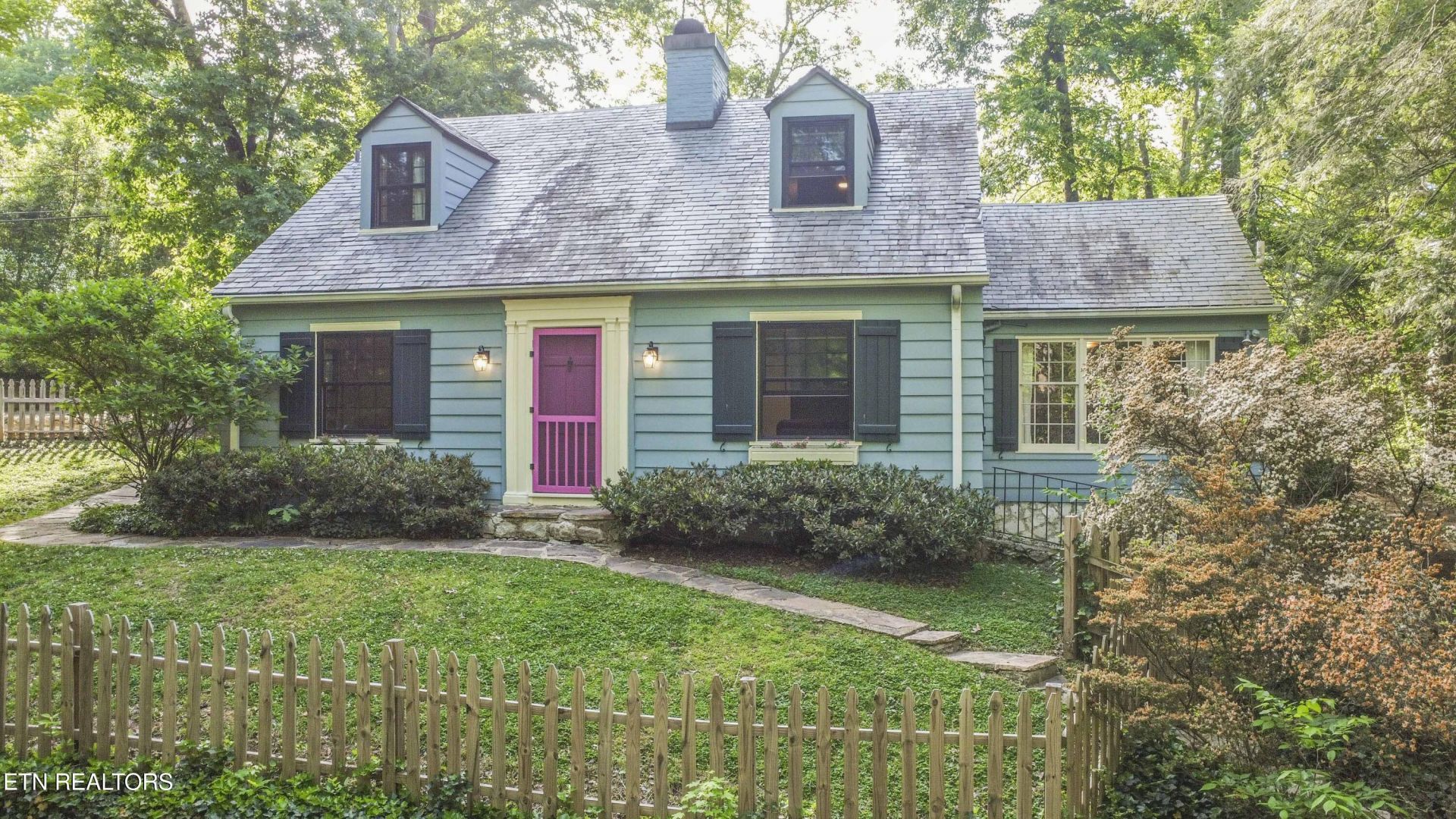 535 SW Chippewa Circle, Knoxville, TN 37919 Main Photo