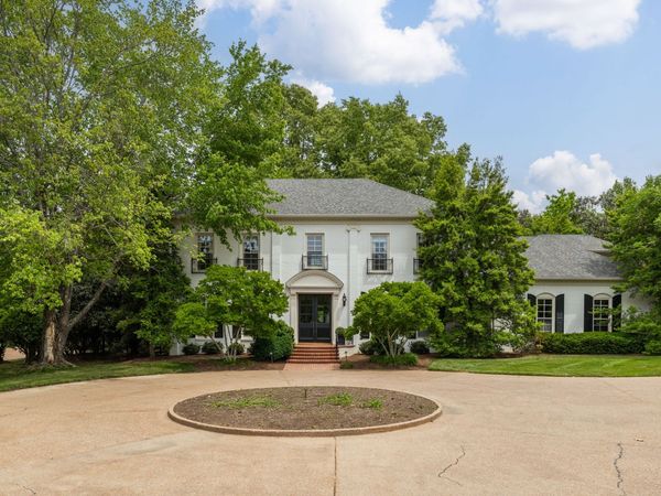 5 Castlewood Court , Nashville, TN 37215