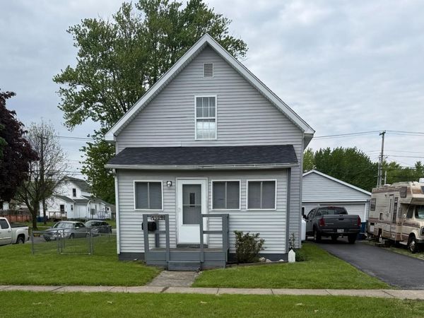 1322 Moore Street, Fremont, OH 43420