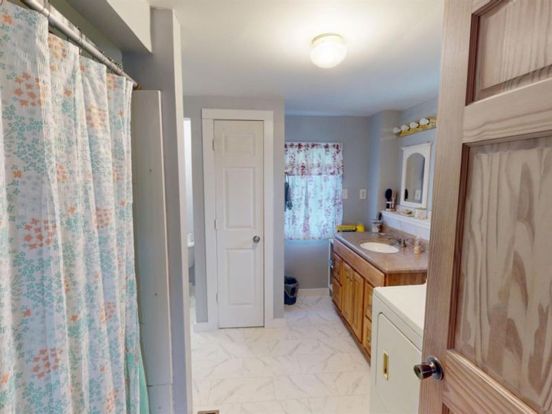 1322 Moore Street, Fremont, OH 43420 Photo 10