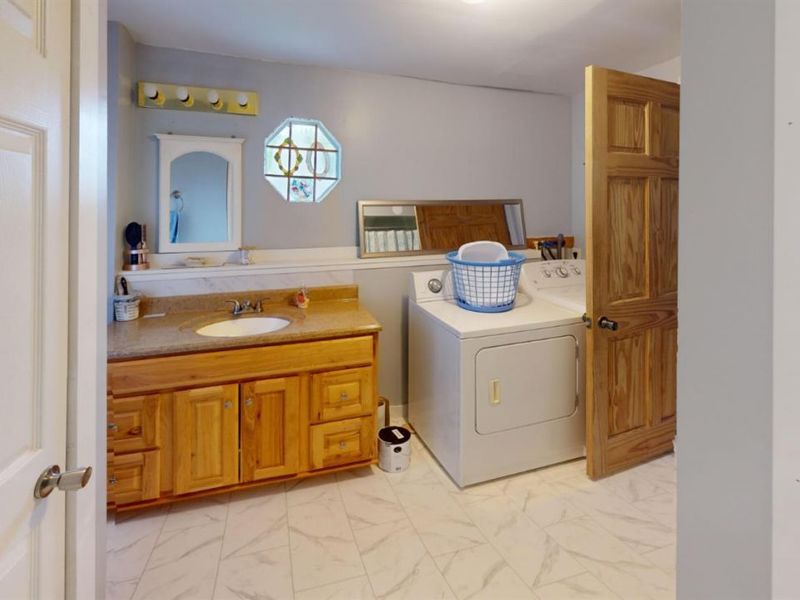1322 Moore Street, Fremont, OH 43420 Photo 11