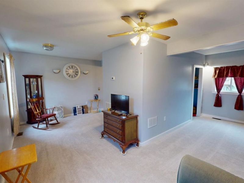 1322 Moore Street, Fremont, OH 43420 Photo 4