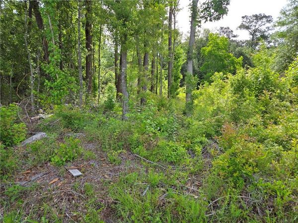 DAISY Street, Covington, LA 70435
