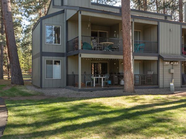 827 E Desperado Trail, UNIT 202, Sisters, OR 97759