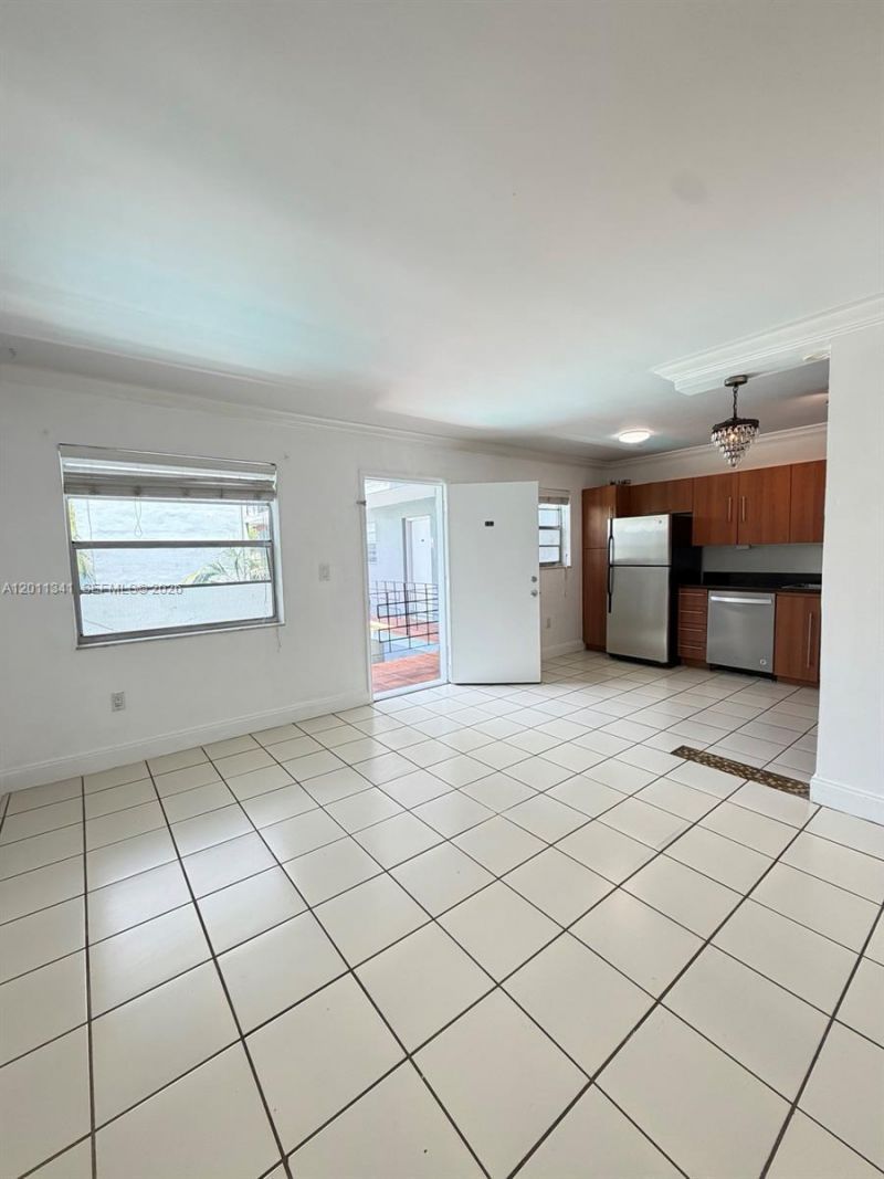 820 Salzedo St, Unit 202, Coral Gables, FL 33134 Photo