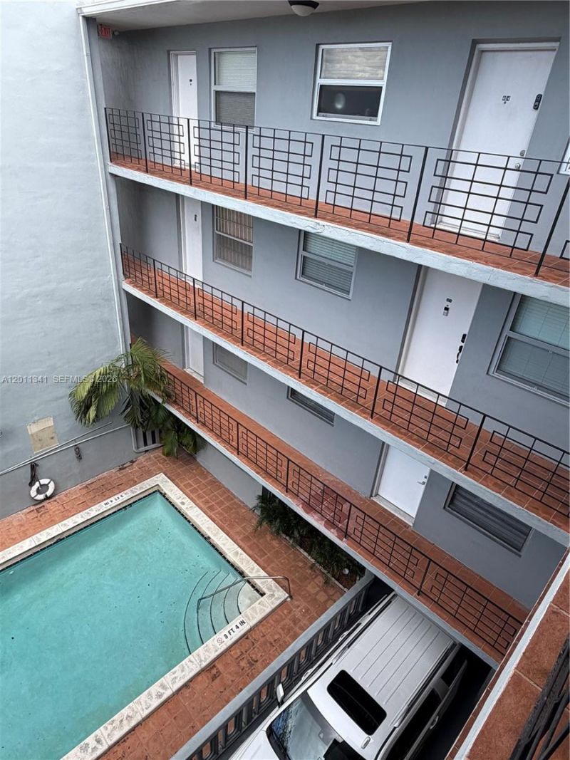 820 Salzedo St, Unit 202, Coral Gables, FL 33134 Photo