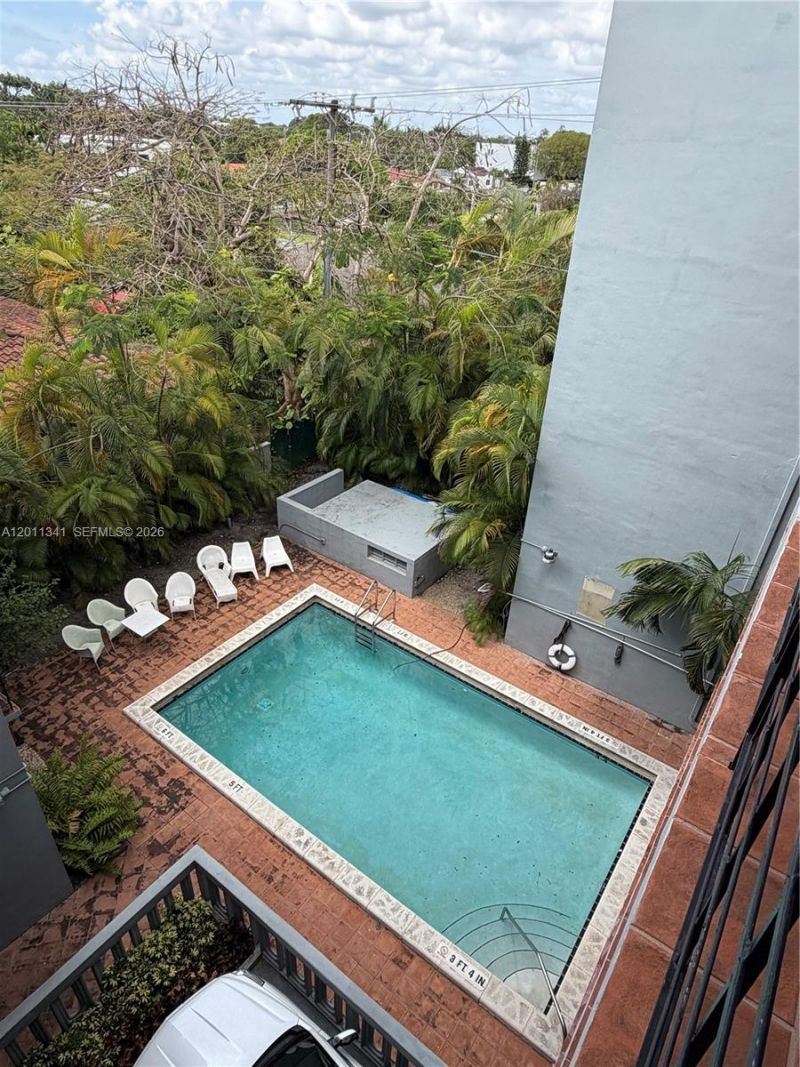 820 Salzedo St, Unit 202, Coral Gables, FL 33134 Photo