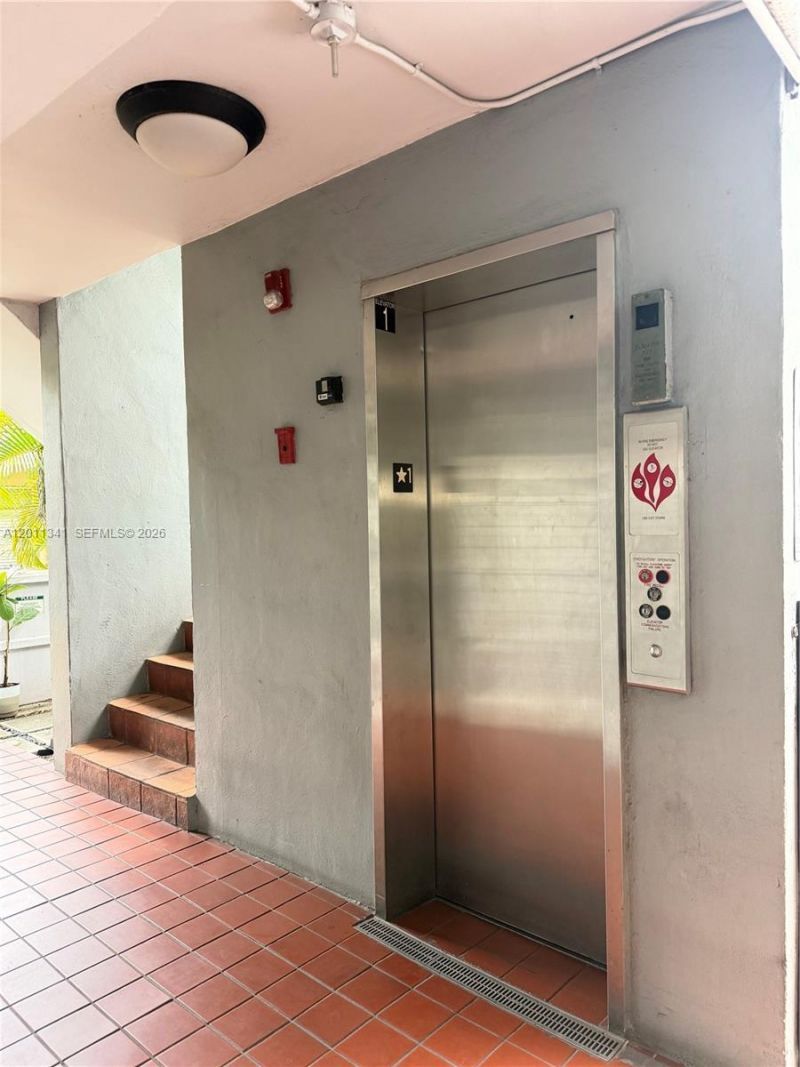 820 Salzedo St, Unit 202, Coral Gables, FL 33134 Photo