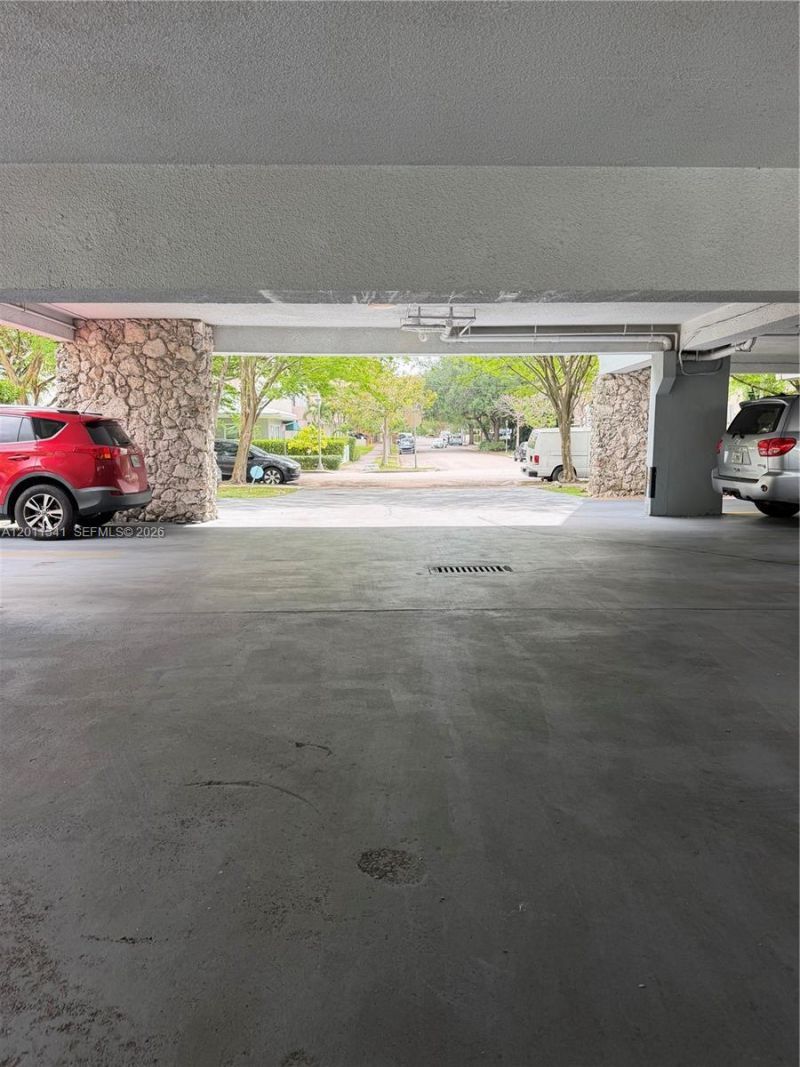 820 Salzedo St, Unit 202, Coral Gables, FL 33134 Photo