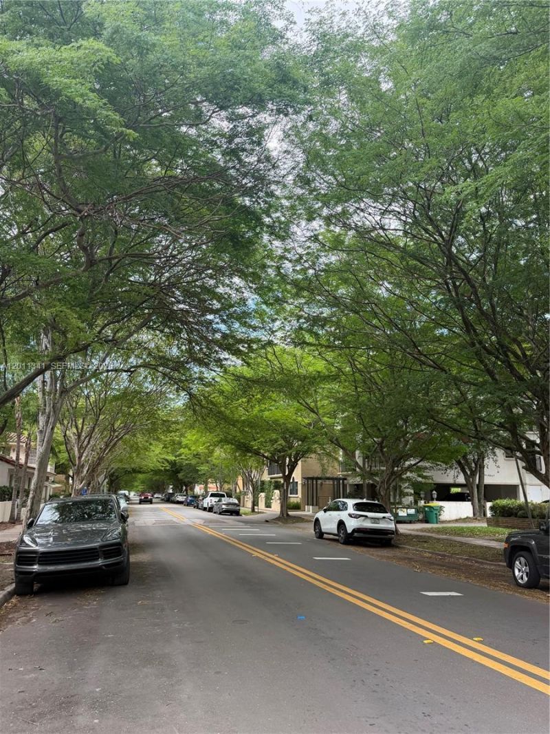 820 Salzedo St, Unit 202, Coral Gables, FL 33134 Photo