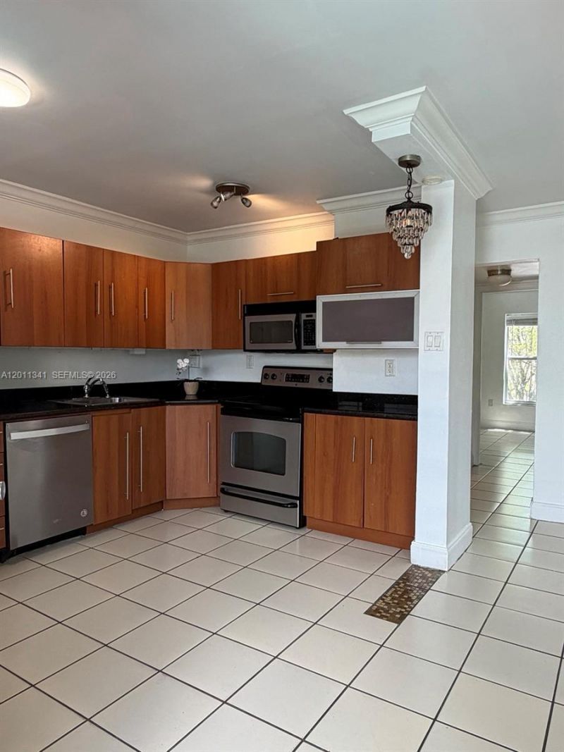 820 Salzedo St, Unit 202, Coral Gables, FL 33134 Photo