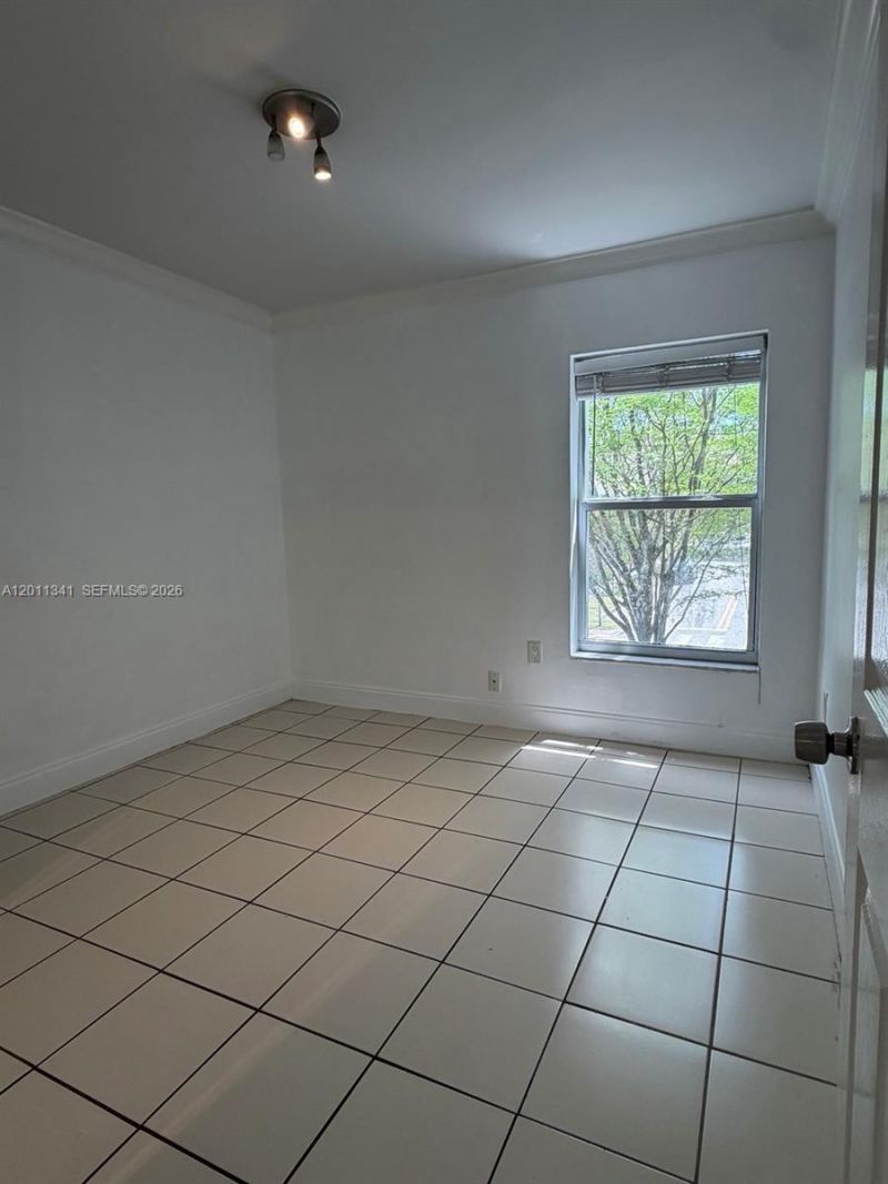 820 Salzedo St, Unit 202, Coral Gables, FL 33134 Photo