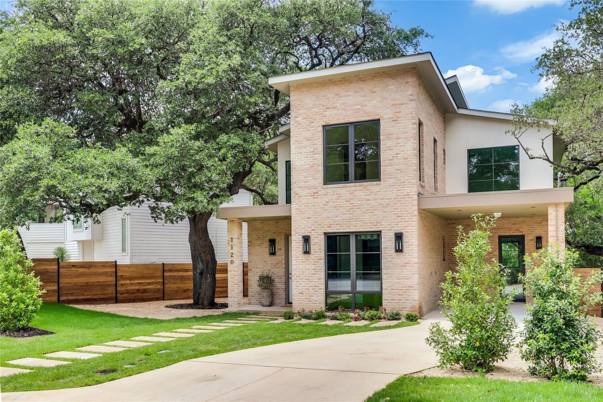 1120 Bluebonnet Ln, Austin, TX 78704 Main Photo