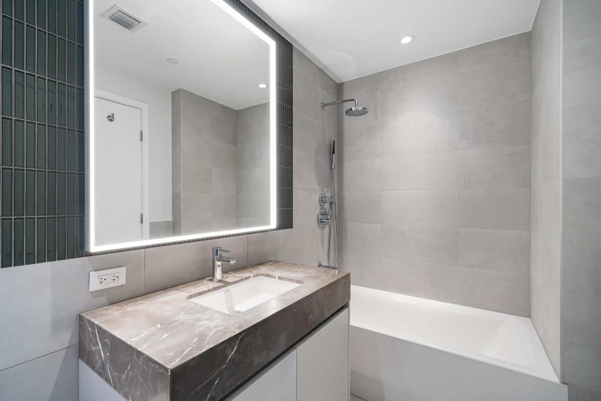 500 Alton, Unit 2702, Miami Beach, FL 33139 Photo