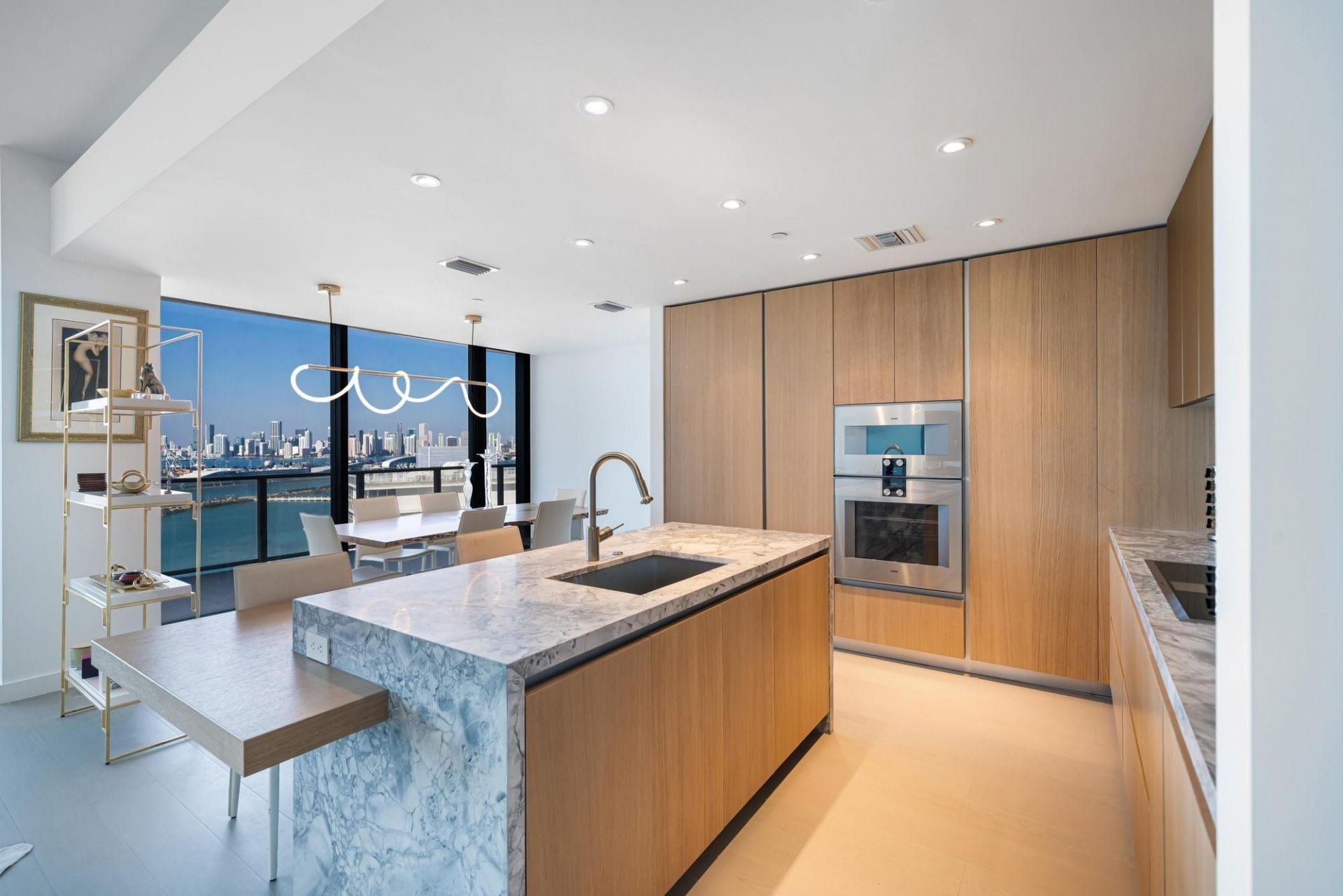 500 Alton, Unit 2702, Miami Beach, FL 33139 Photo