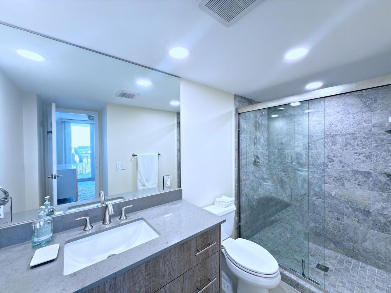 3546 S Ocean Boulevard, Unit 914, South Palm Beach, FL 33480 Photo