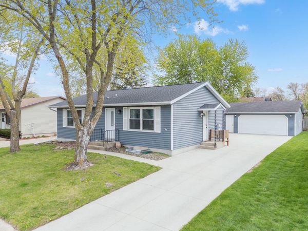 2014 43rd Street NW, Rochester, MN 55901