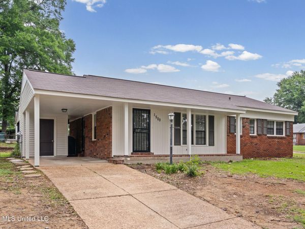 1500 Vicksburg Drive, Southaven, MS 38671