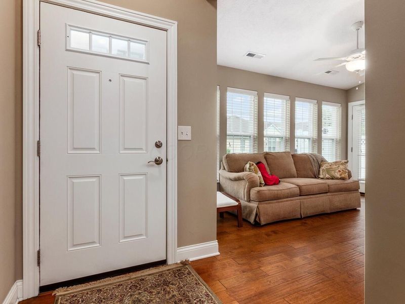 5911 Eiger Drive, Columbus, OH 43213 Photo 3