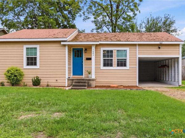 1605 E Mistletoe Avenue , Victoria, TX 77901