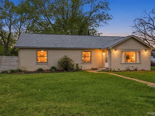 20052 Pine Street, Brownstown Twp, MI 48183