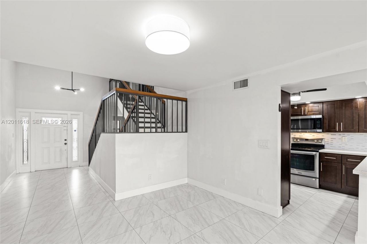 1391 W Fairway Rd , Pembroke Pines, FL 33026 Photo