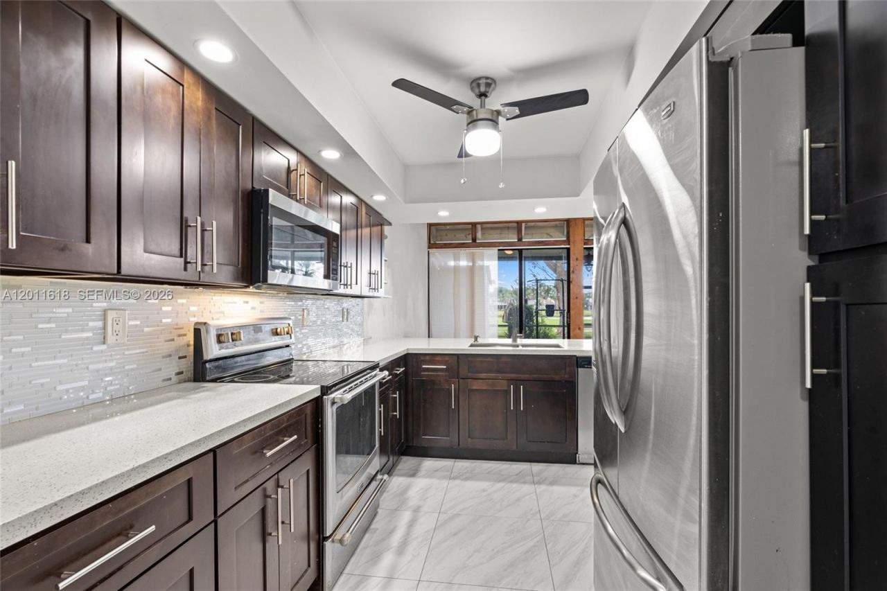 1391 W Fairway Rd , Pembroke Pines, FL 33026 Photo