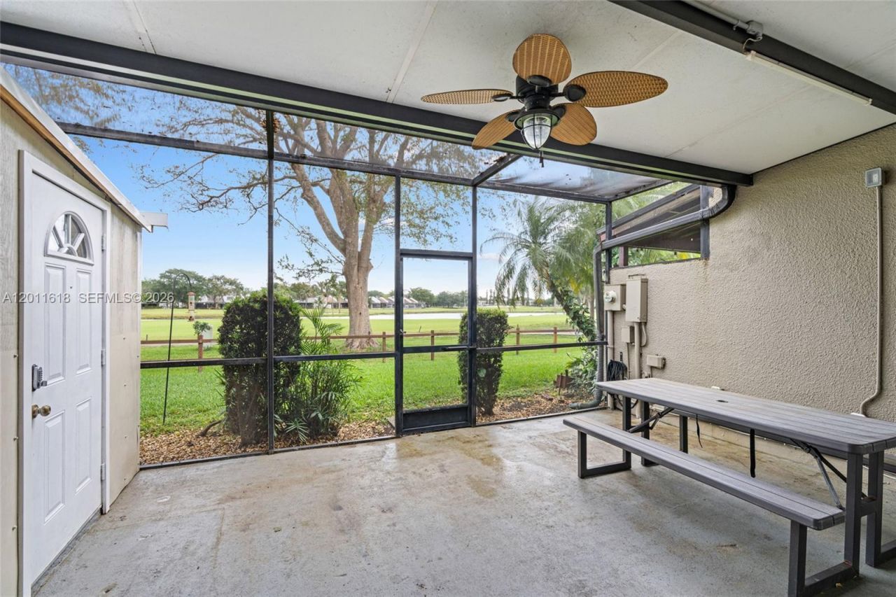 1391 W Fairway Rd , Pembroke Pines, FL 33026 Photo