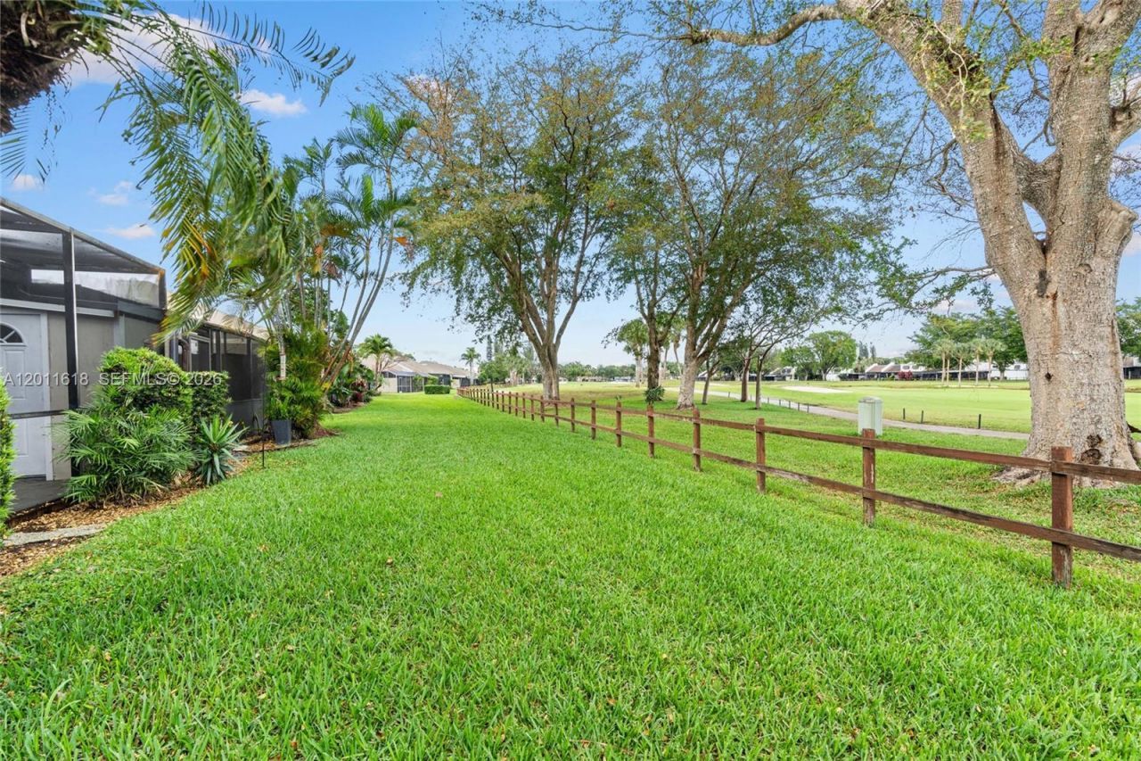 1391 W Fairway Rd , Pembroke Pines, FL 33026 Photo