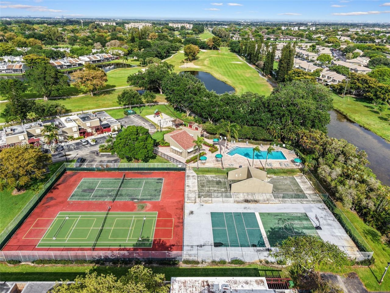 1391 W Fairway Rd , Pembroke Pines, FL 33026 Photo