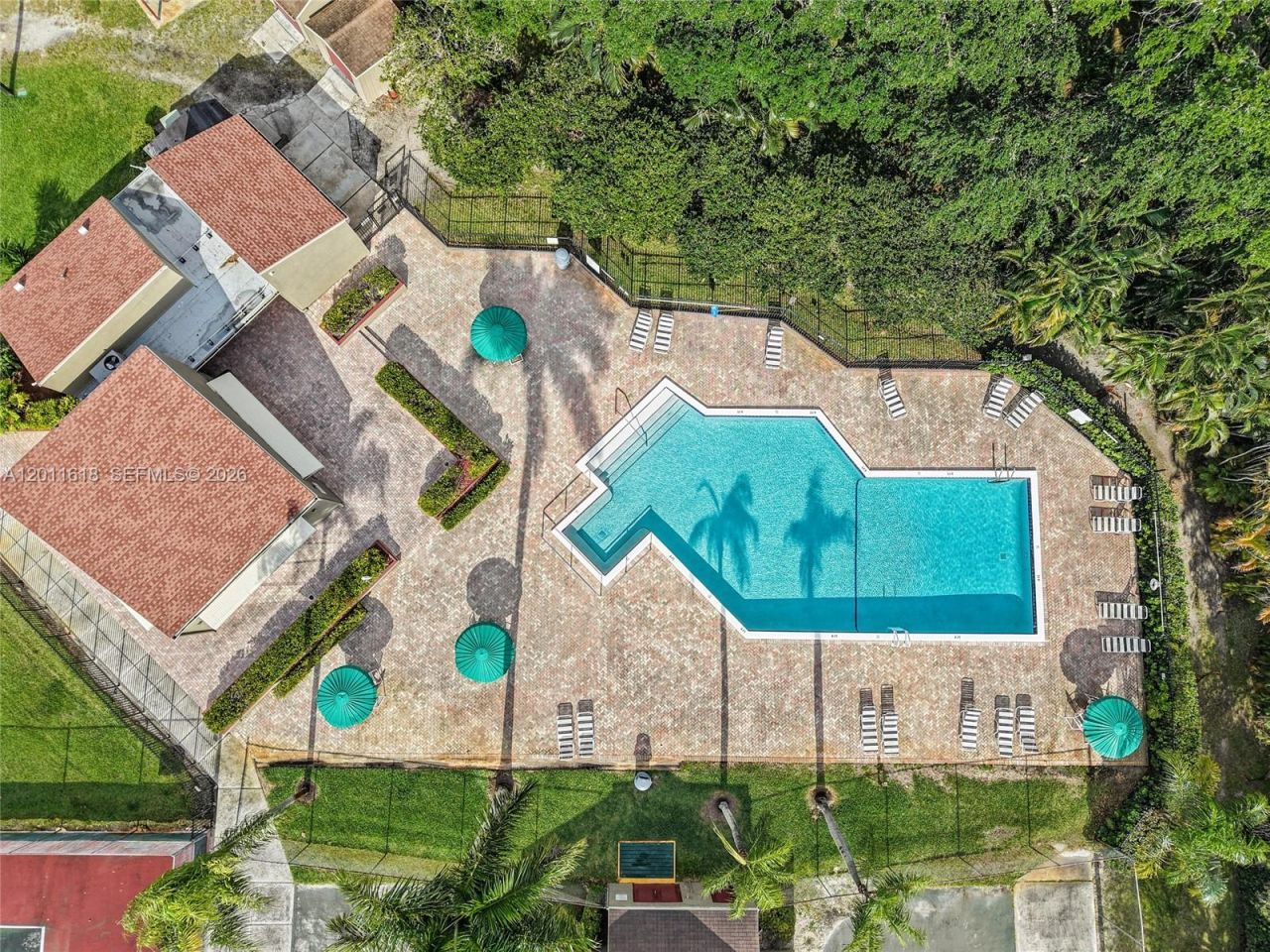 1391 W Fairway Rd , Pembroke Pines, FL 33026 Photo