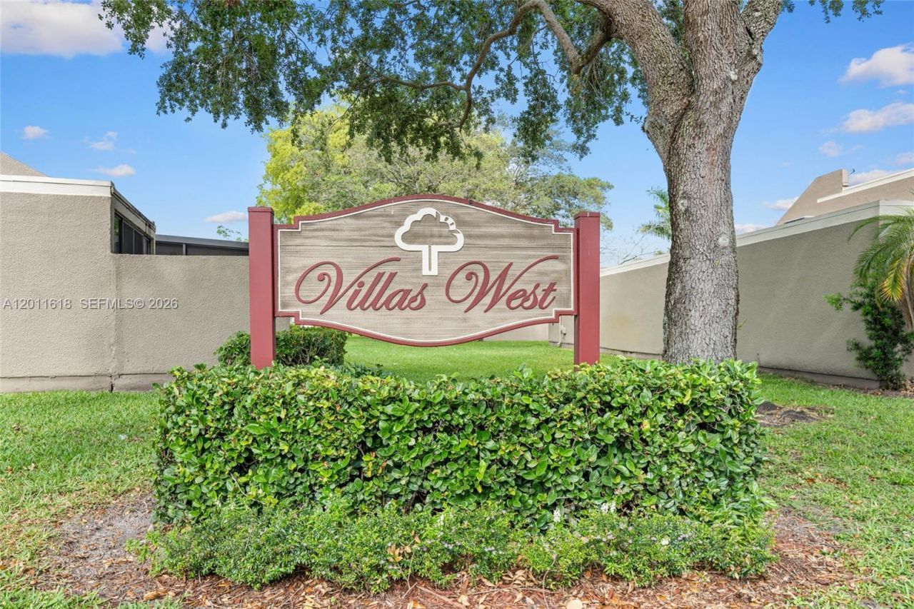 1391 W Fairway Rd , Pembroke Pines, FL 33026 Photo