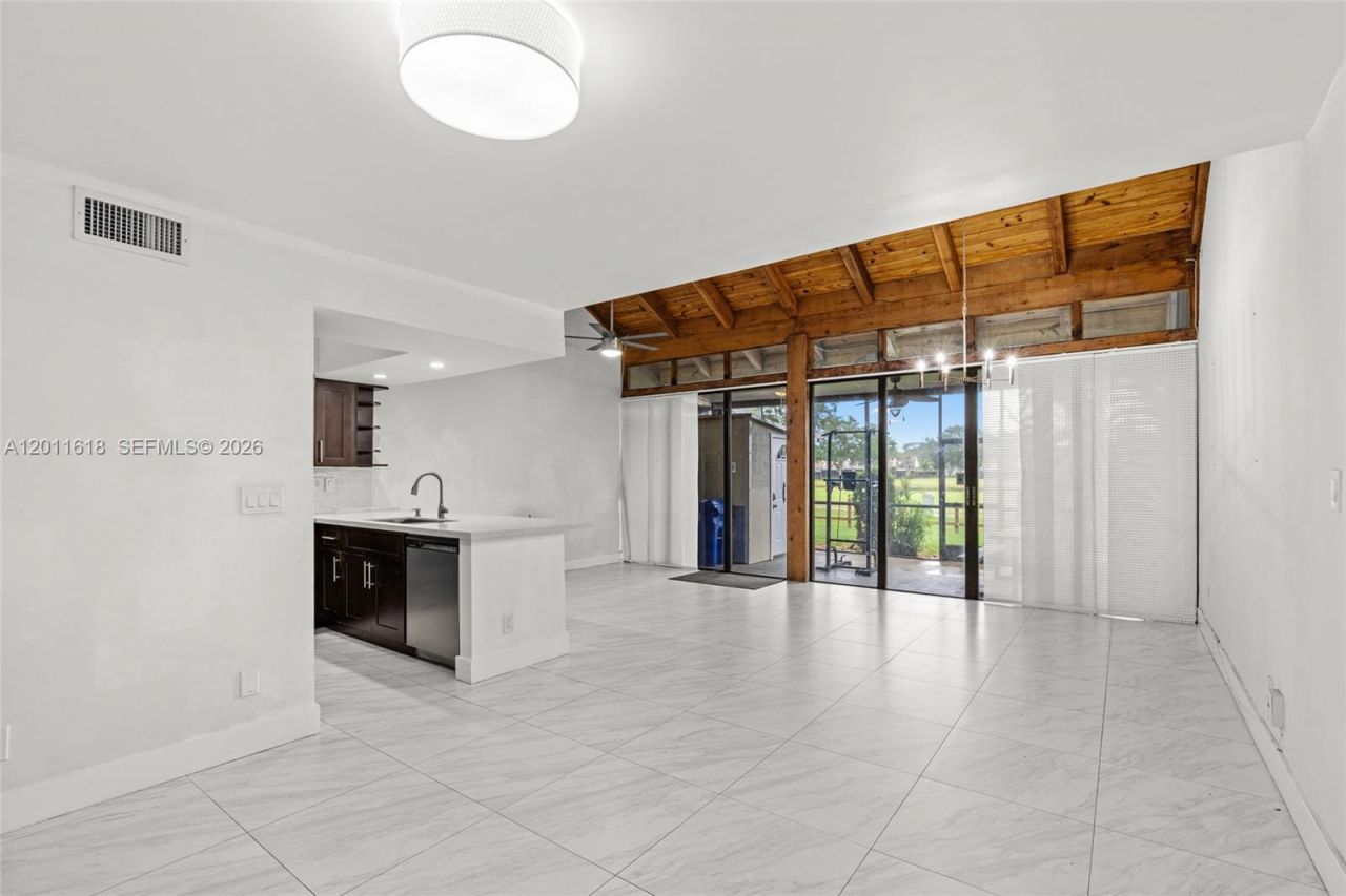 1391 W Fairway Rd , Pembroke Pines, FL 33026 Photo