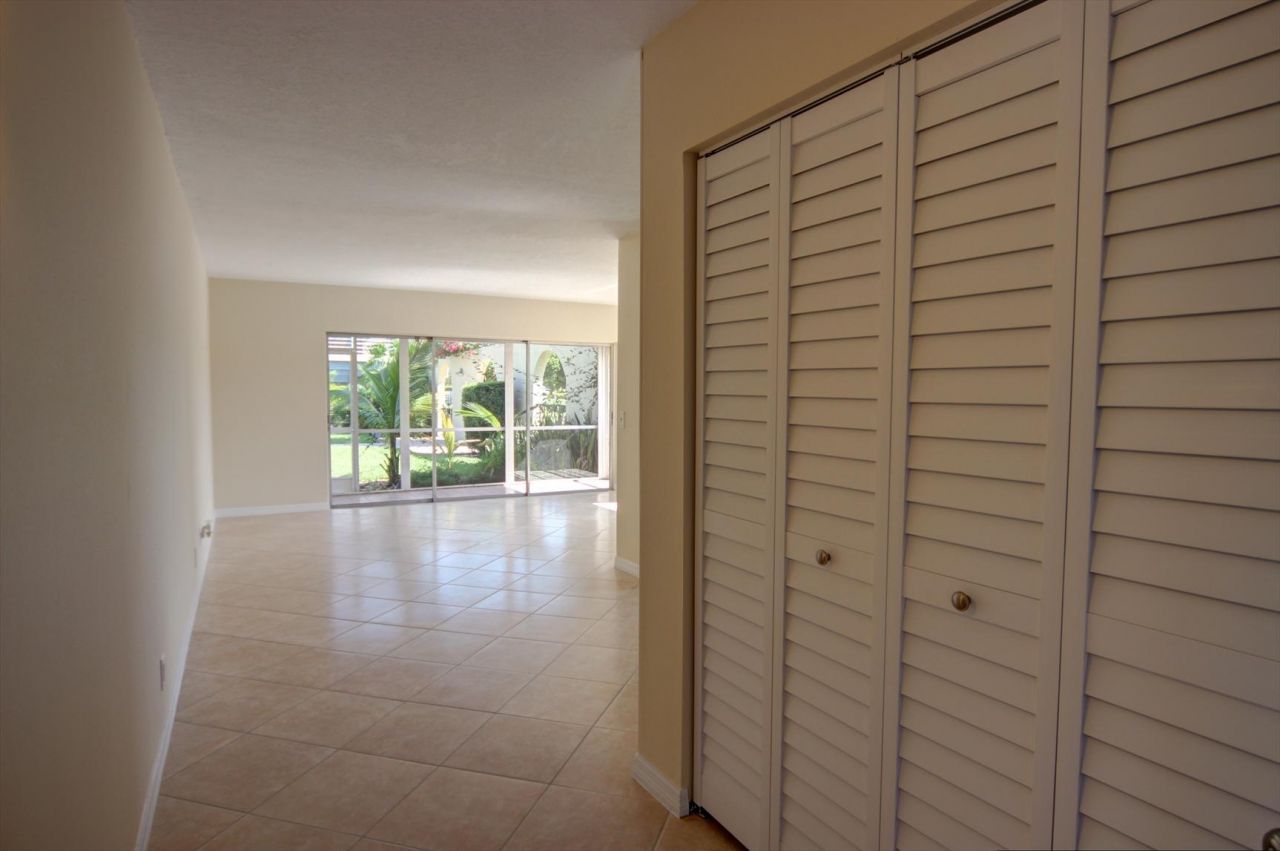 342 Southwind Drive, Unit 114, North Palm Beach, FL 33408 Photo