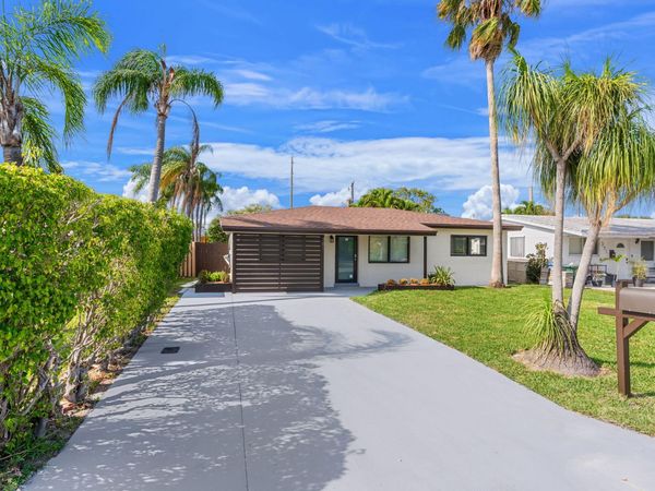 381 NE 43rd Court, Oakland Park, FL 33334