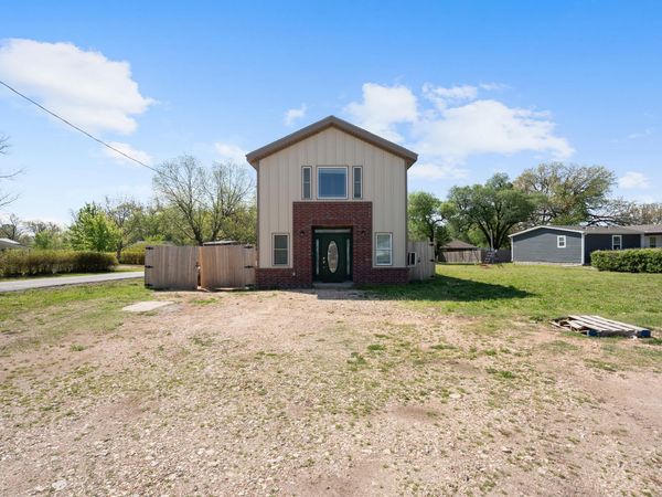 716 W Lindly Street , Jay, OK 74346