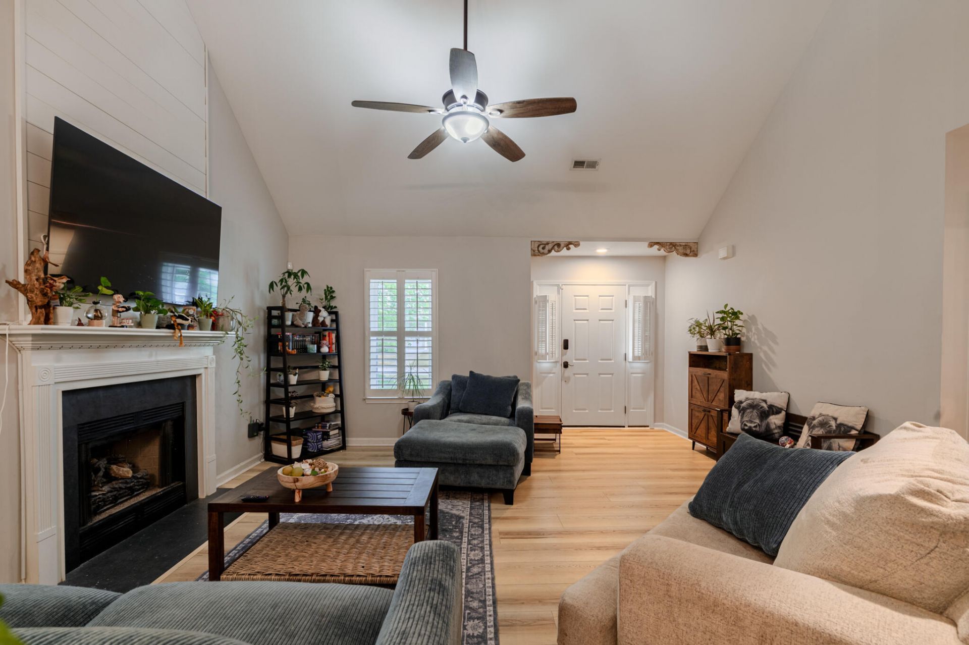 1220 Francis Marion Circle Photo 4