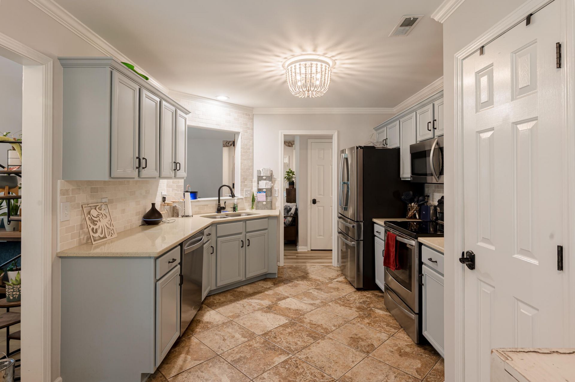 1220 Francis Marion Circle Photo 9