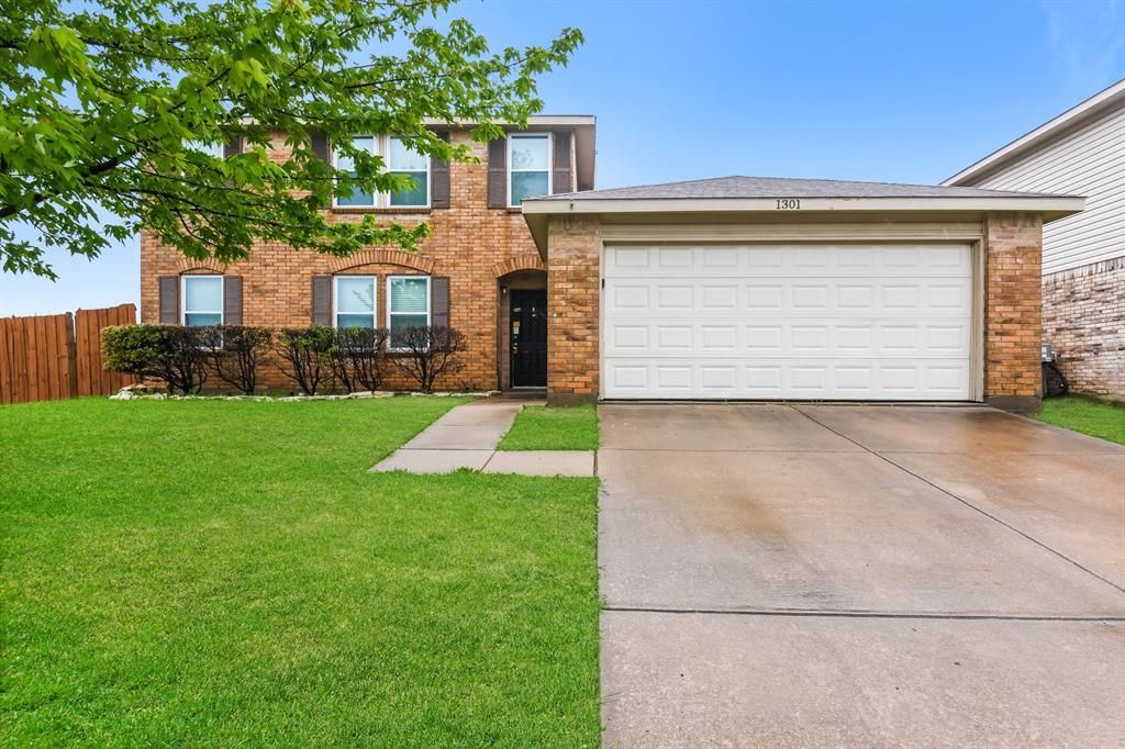 1301 Anna Lea Lane, Burleson, TX 76028 Main Photo