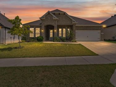8909 Saddle Free Trail, Fort Worth, TX 76123