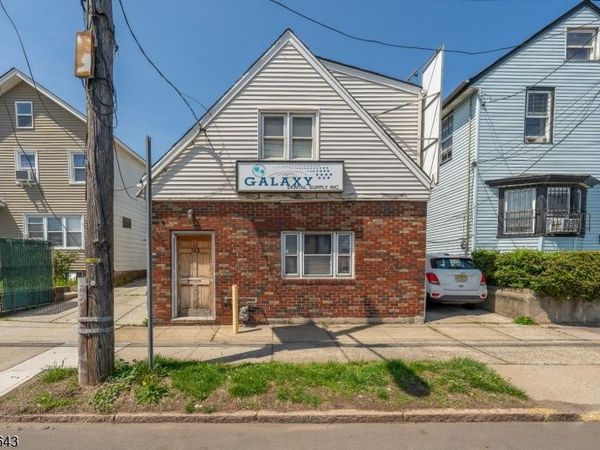 528 Spring St, Elizabeth, NJ 07201